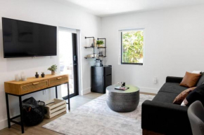 Oasis Private 1 - 1 In Miami with Exclusive Patio! Free Parking